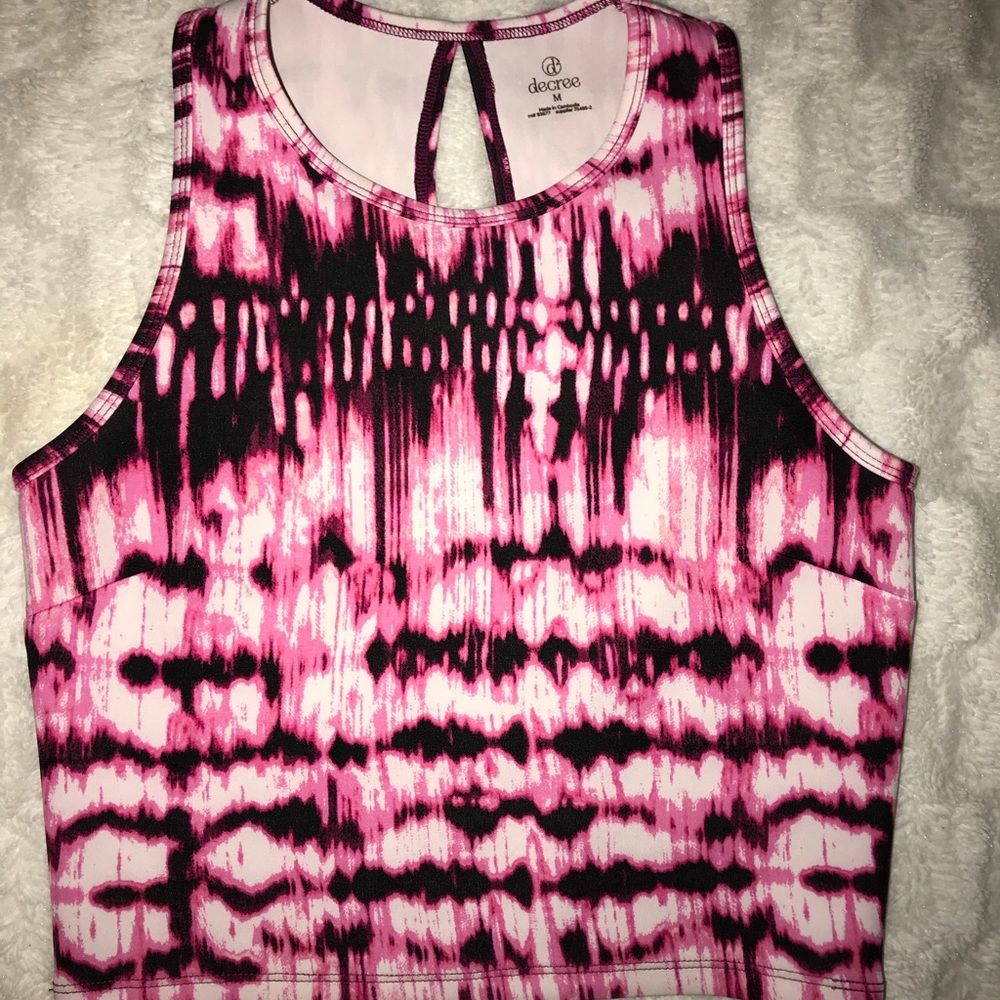 pink b&w streak crop top